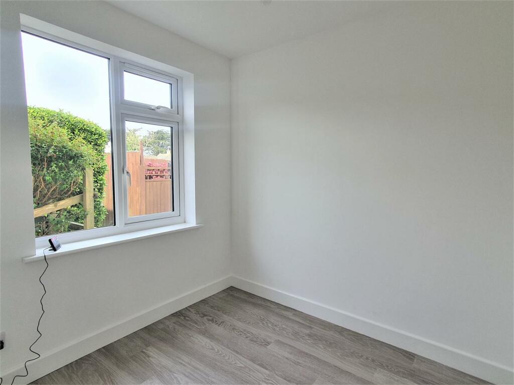 28 St Carantoc Way Bedroom 2