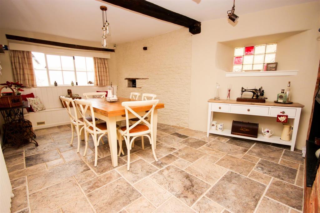 Dining Room.jpg