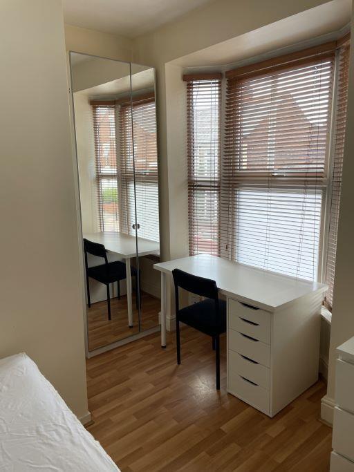 thumbnail_IMG_5003 front bed 1 Pixel reduction.jpg