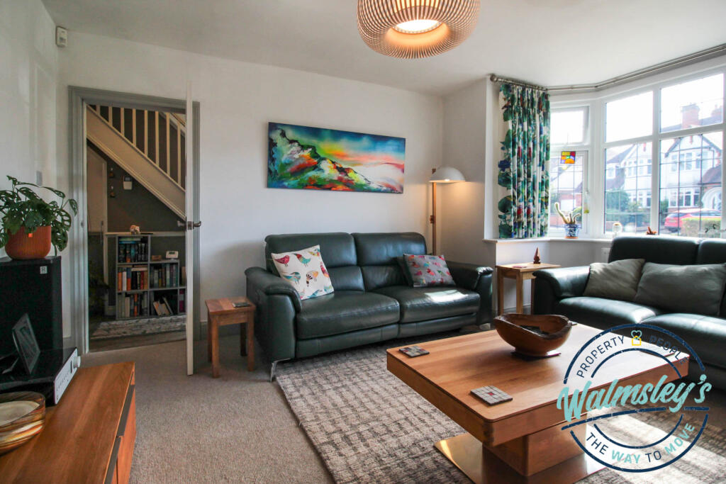 Front sitting room &amp; hallway