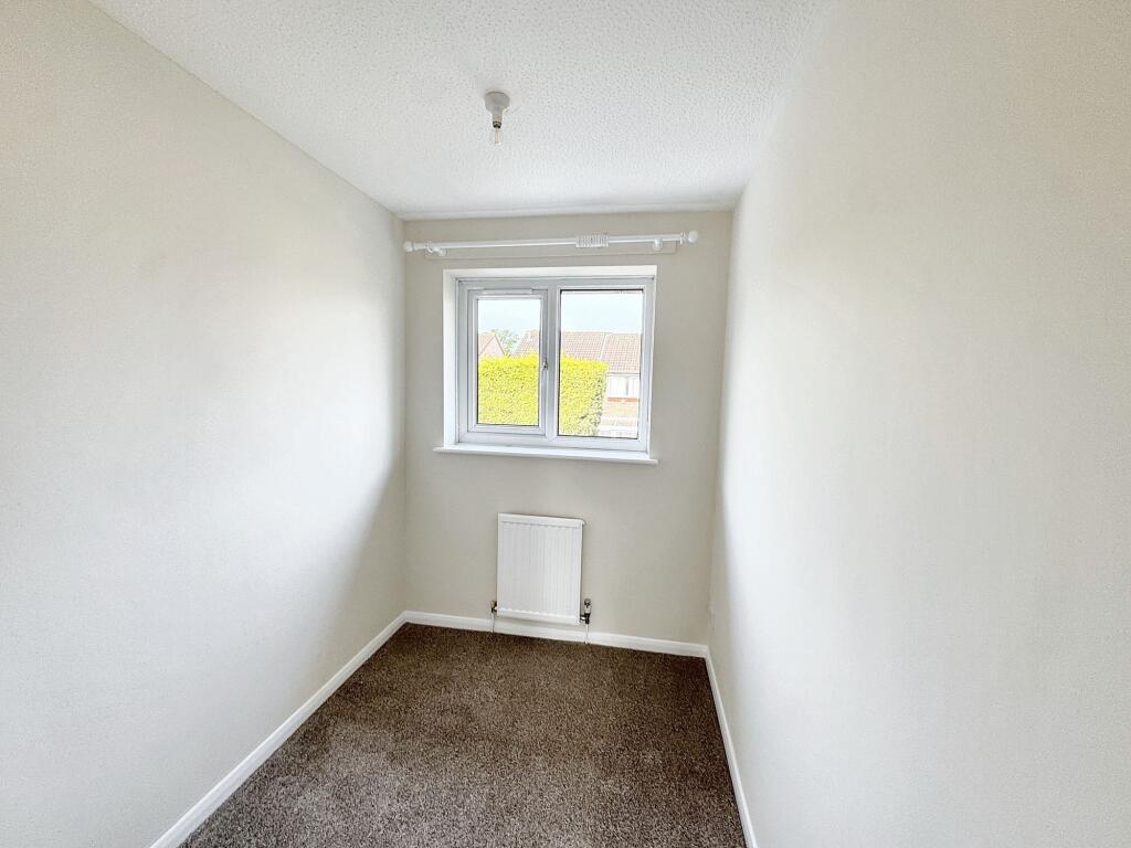 Single bedroom - eden may