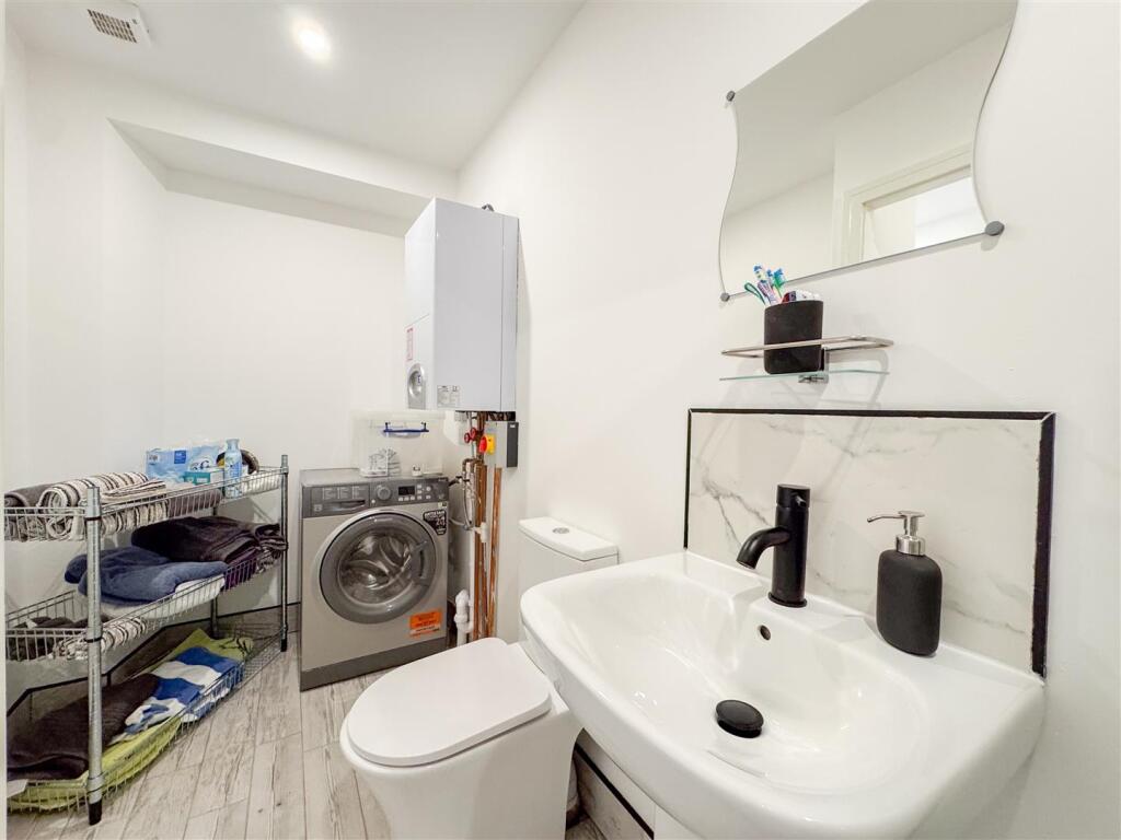 Shower Room/Utility