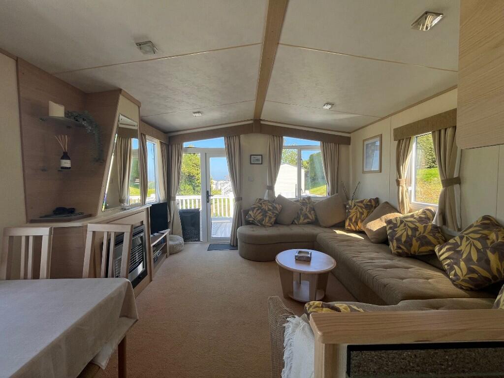 Kitchen/diner/lounge