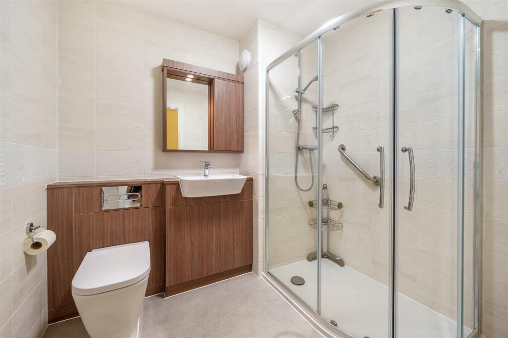 Shower Room.jpg