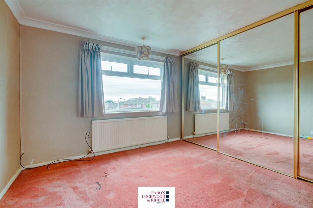Bedroom 1-2.jpg