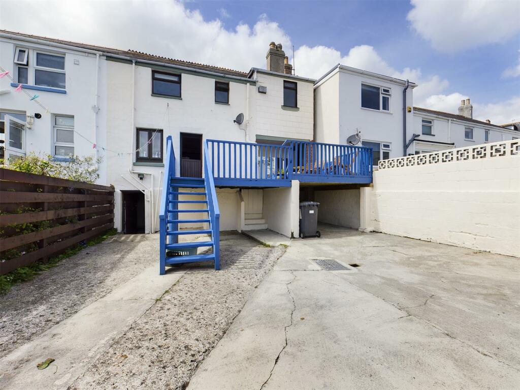 Rear Parking &amp; Decking