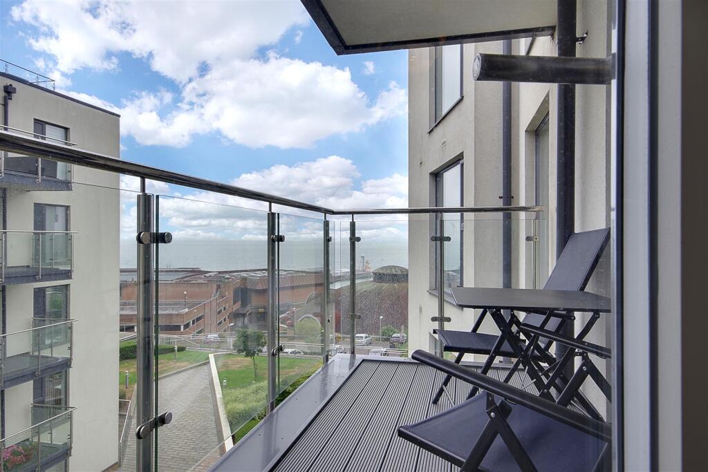 24 Balcony B.jpg