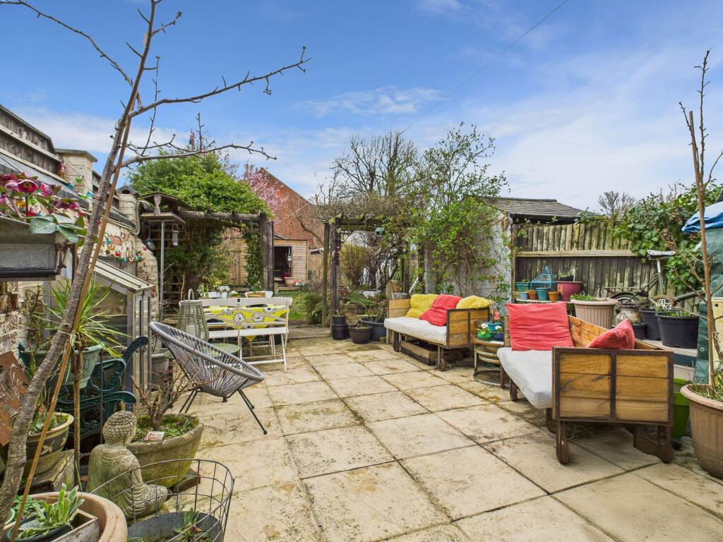 Rear Courtyard Garden
