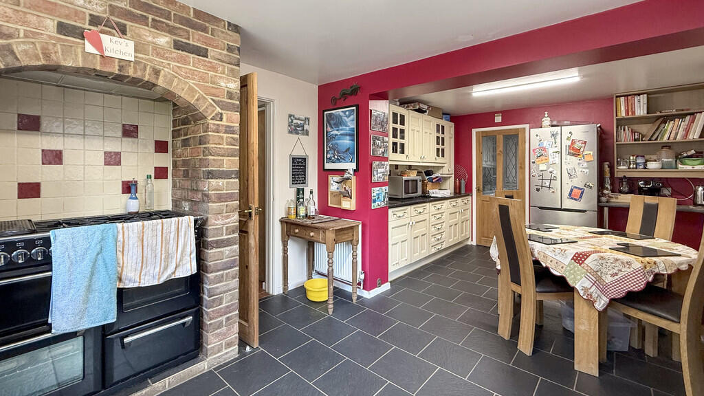 Kitchen/breakfast...