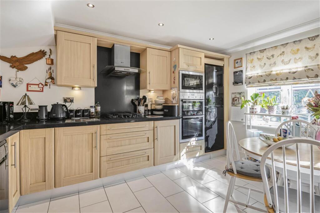 Kitchen/Breakfast Ro