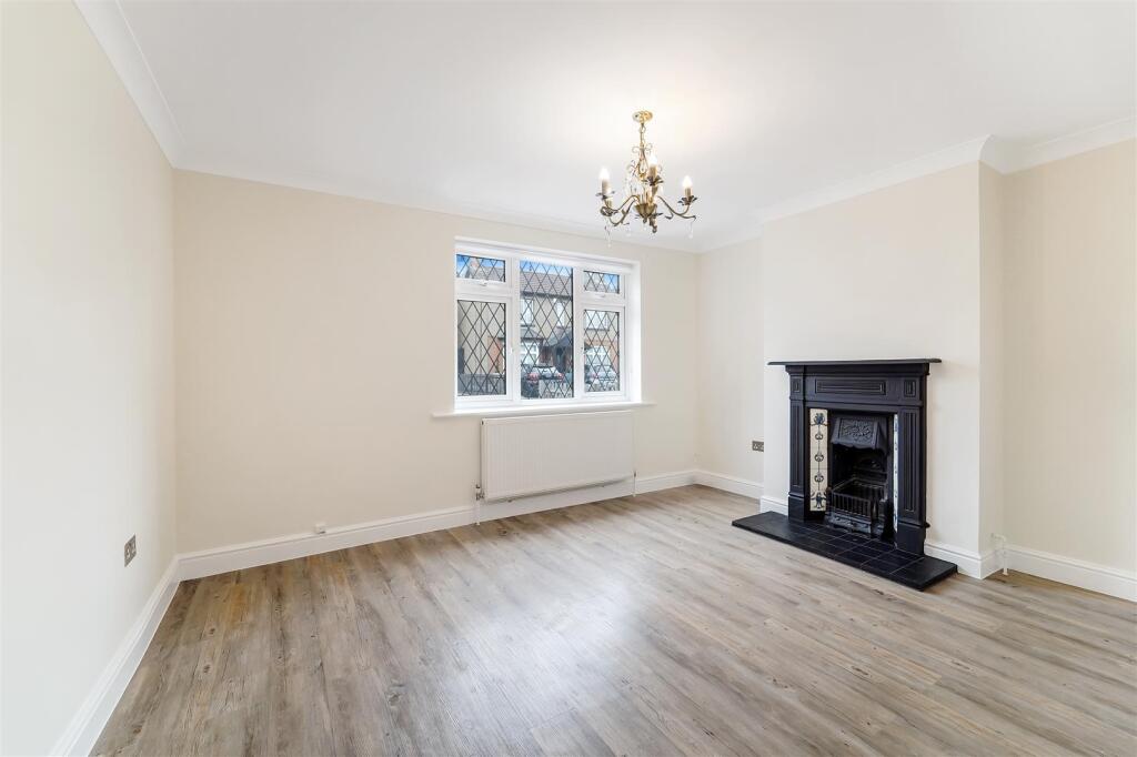 FERNDALE ROAD, 31 (14).jpg