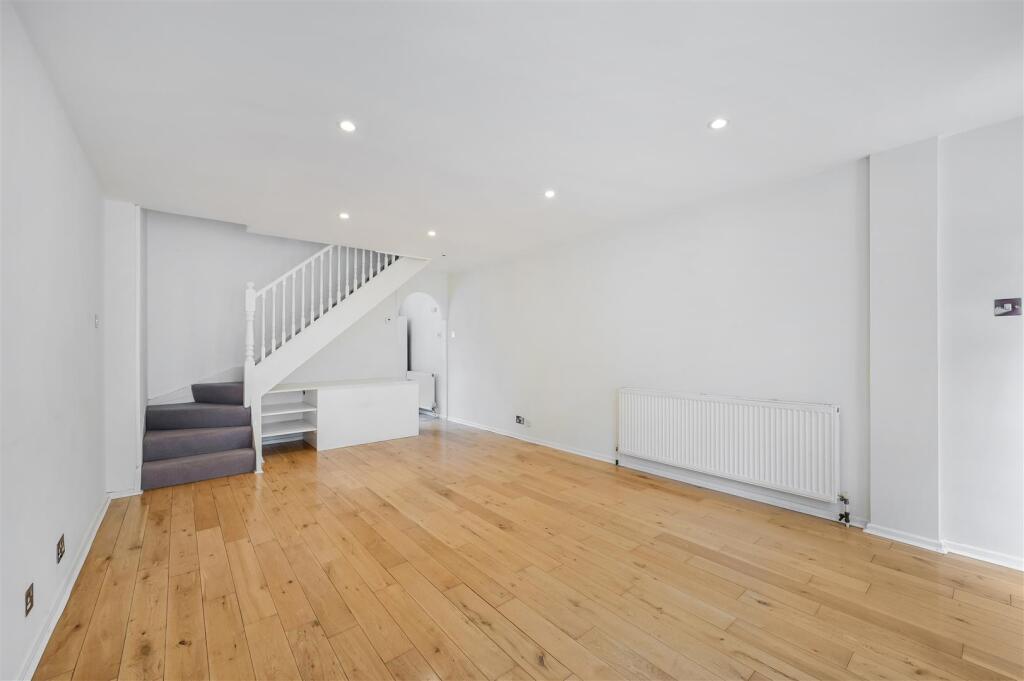 UPPER HIGH STREET, -7.jpg