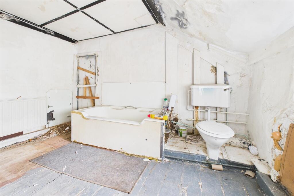 150, East Reach Taunton, Somerset, TA1 3HT | Holli