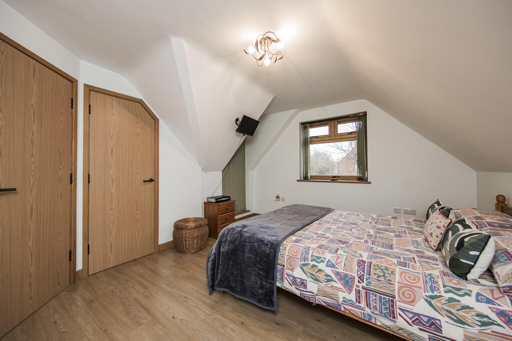 Bed 2 (2)