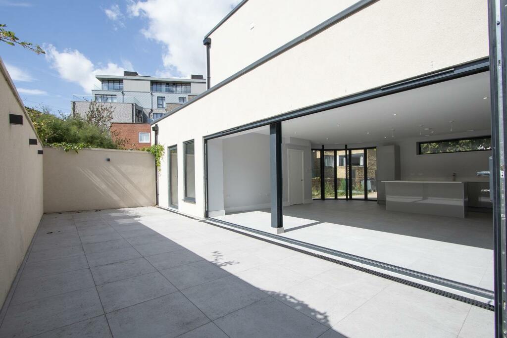 4a Cavendish Road, Colliers Wood external 2.jpg