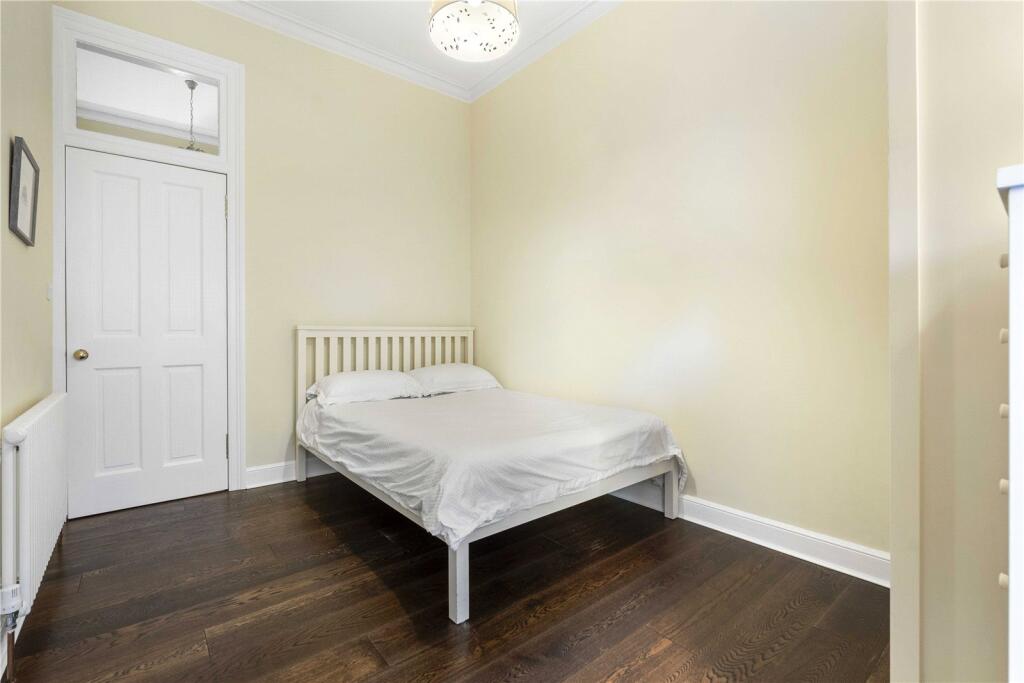 27 Falcon Gardens 38