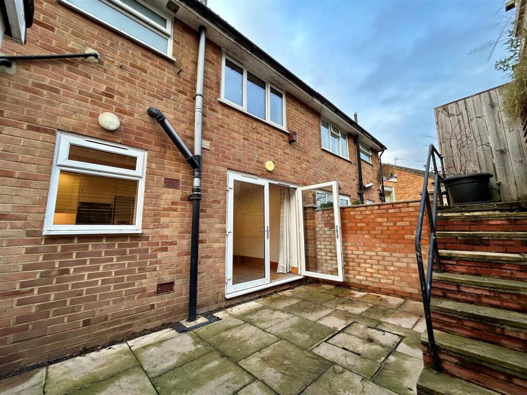 Rear courtyard 2.jpg