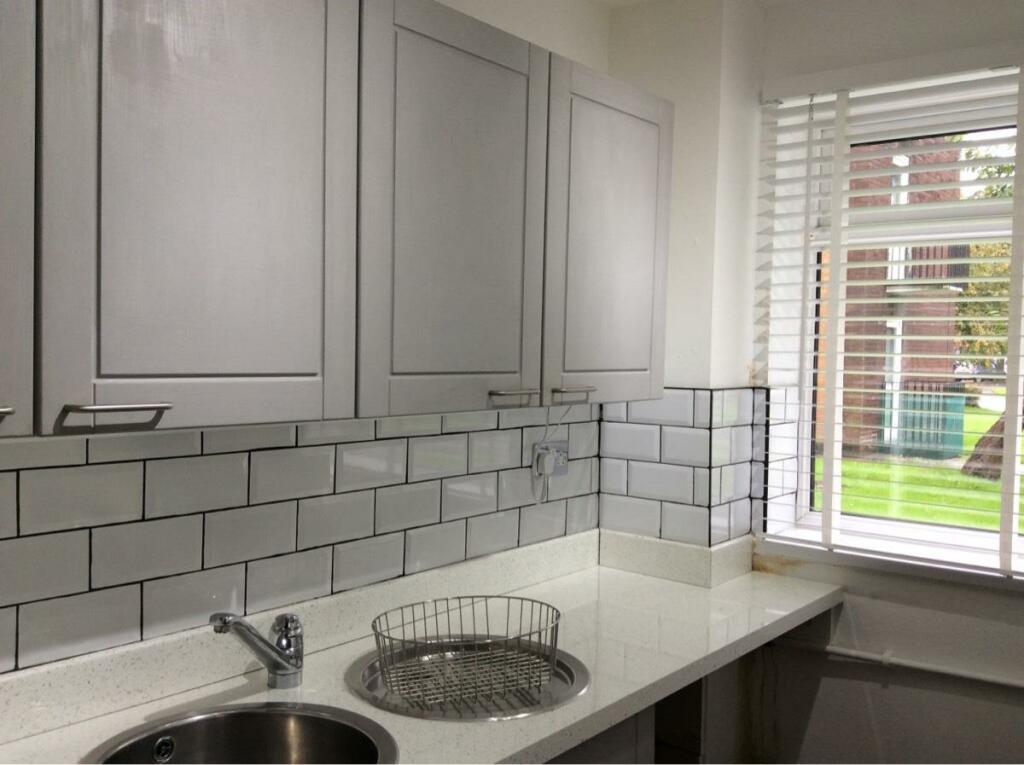 Kitchen 2.jpg