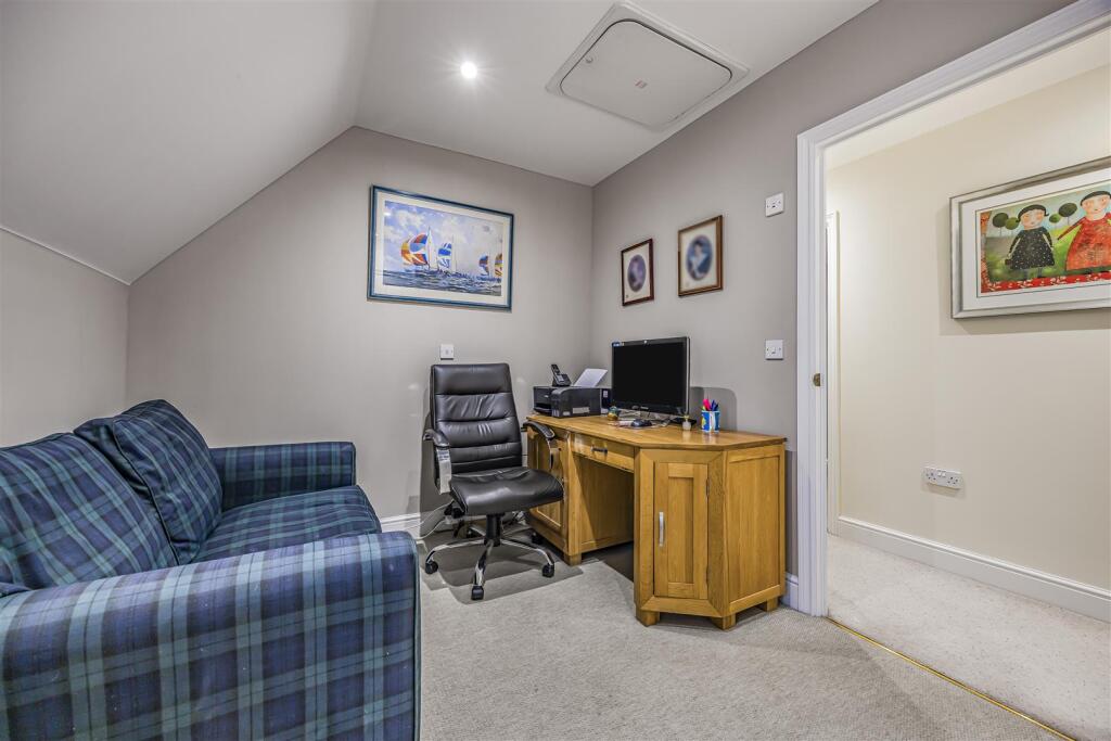 2 Clarendon Close, Denmead-PorticoMarketing-Nexa-1