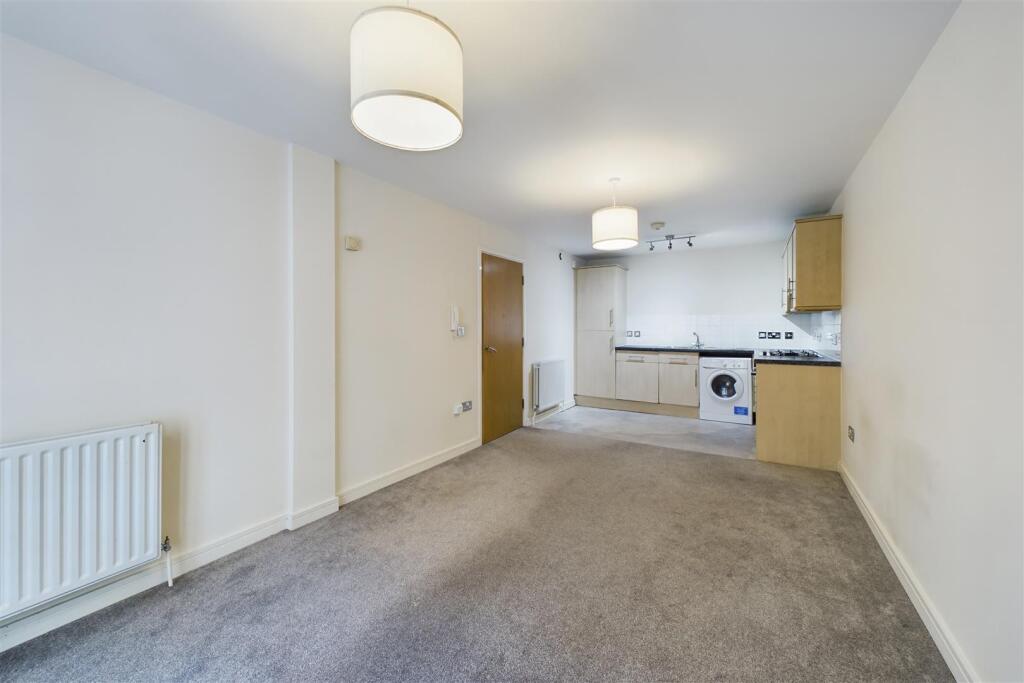 Flat 9, 3 Norfolk Heights, Norfolk Avenue, St Paul