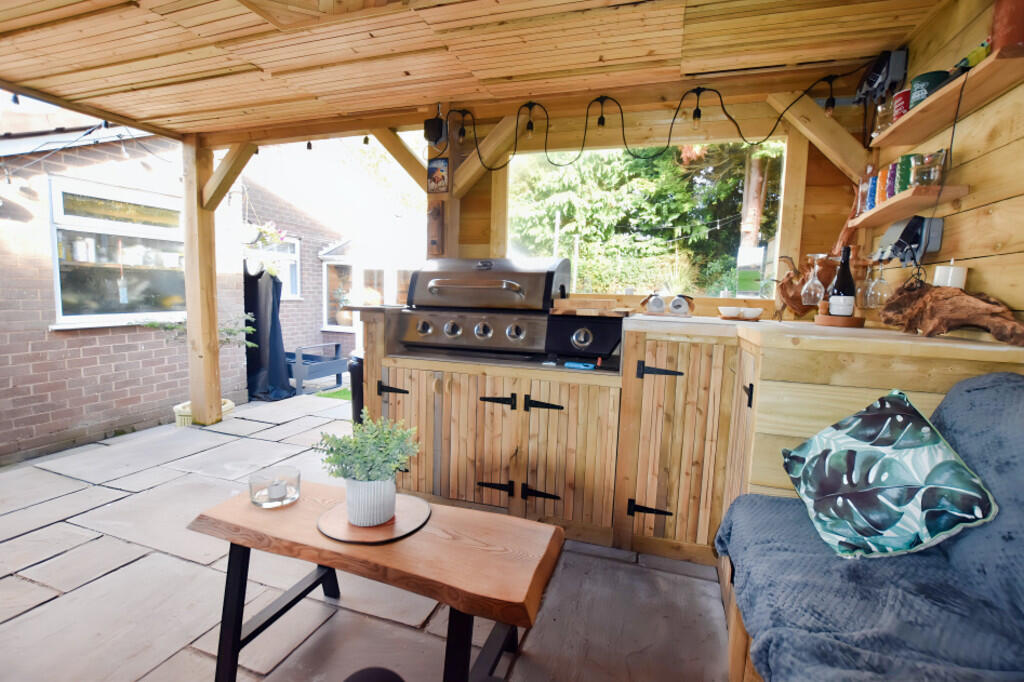 Outdoor Kitchen 3
