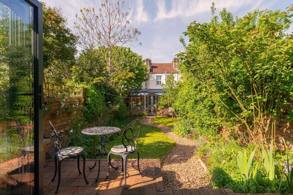 3Y7REN - External G.jpg