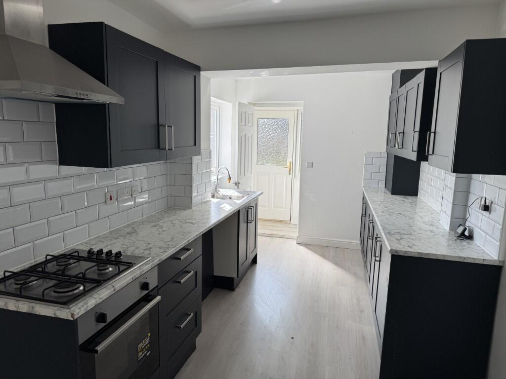 2  Medium  T202509221527.jpg