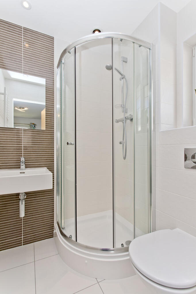 Bedroom 2 Ensuite