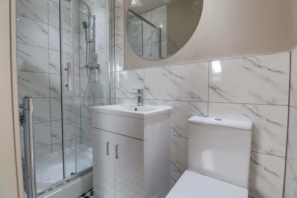 Room 6 Ensuite