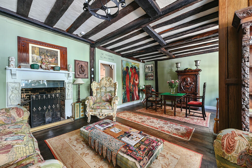 7 mermaid street ...