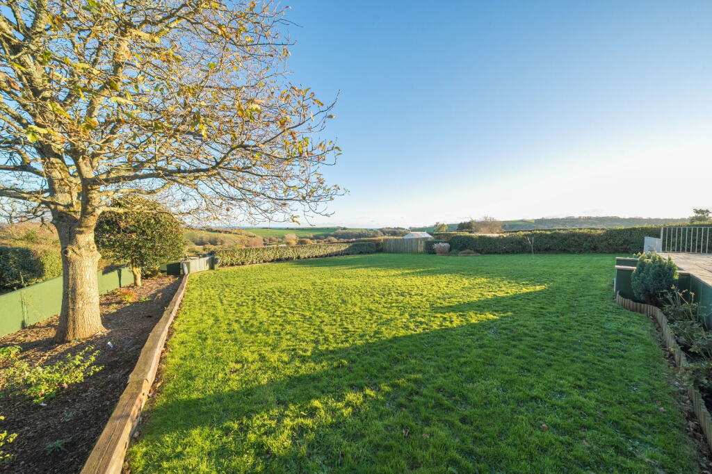 Slapton, Kingsbridge, TQ7 2PY