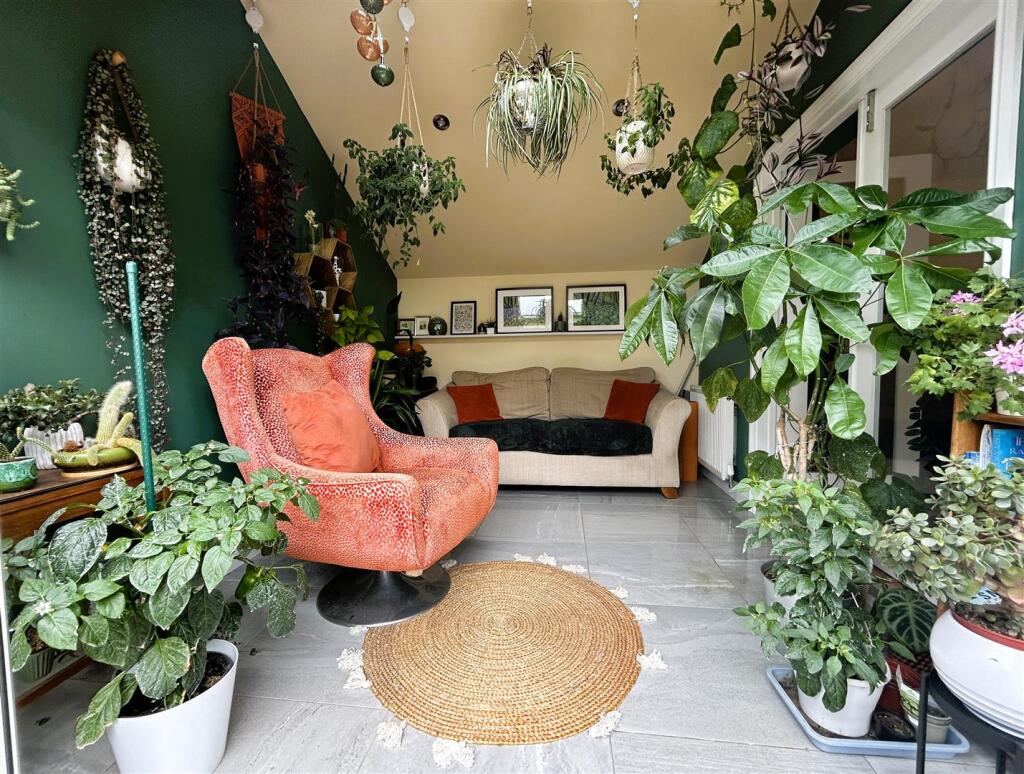 garden room.JPG