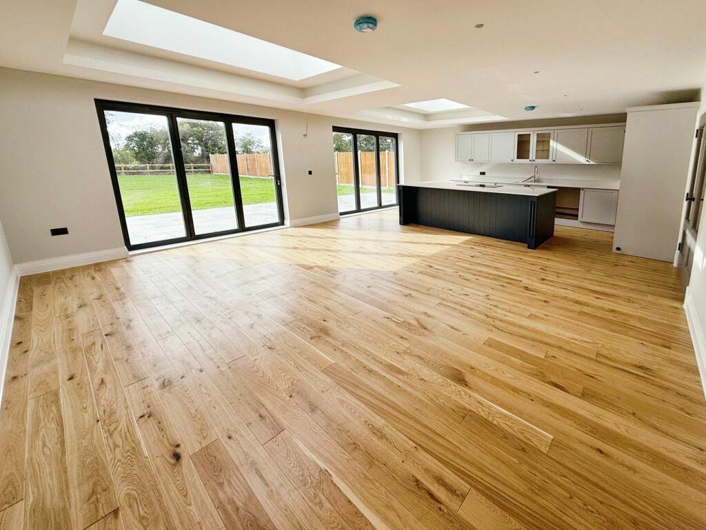 Kitchen/ Dining Room