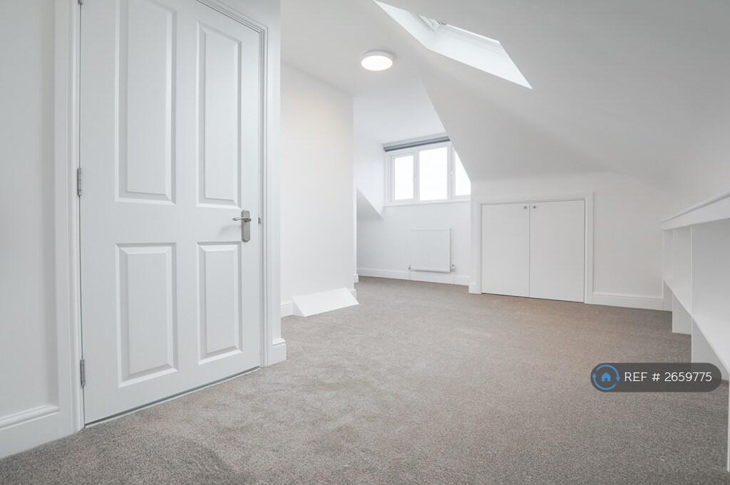 Bedroom 1 (Second Floor)