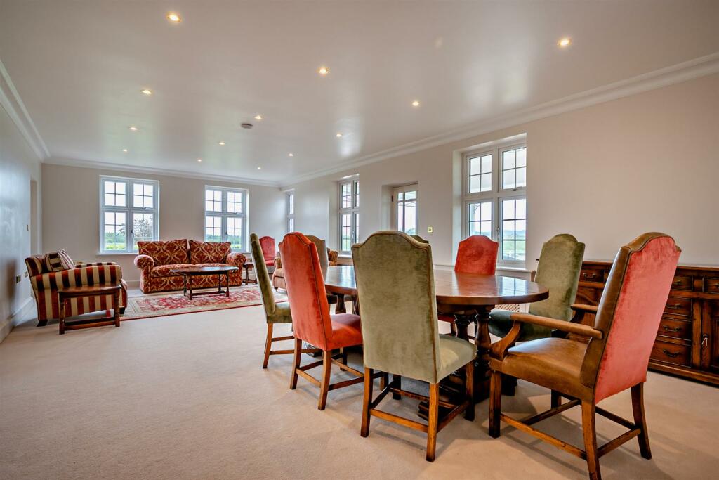8590830-interior27-800.jpg