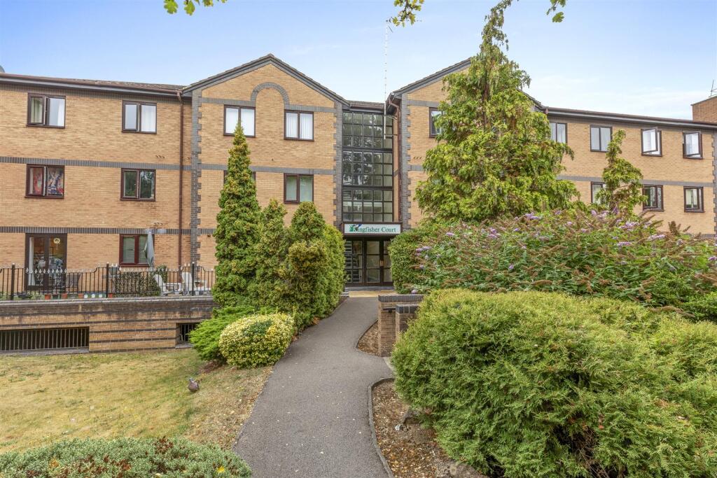 15 Kingfisher Court, Queen Alexandra Road, HP11 2H