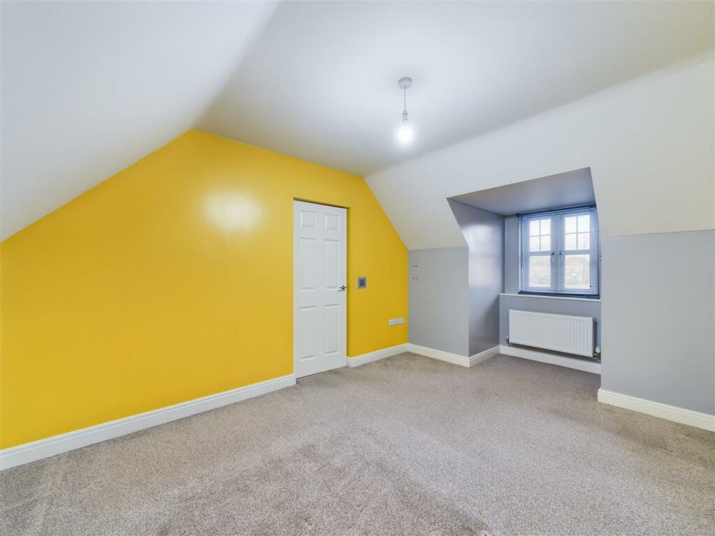 BEDROOM 4