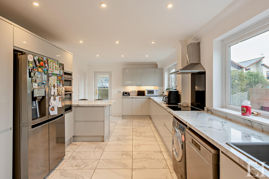 WM-8636330-interi...