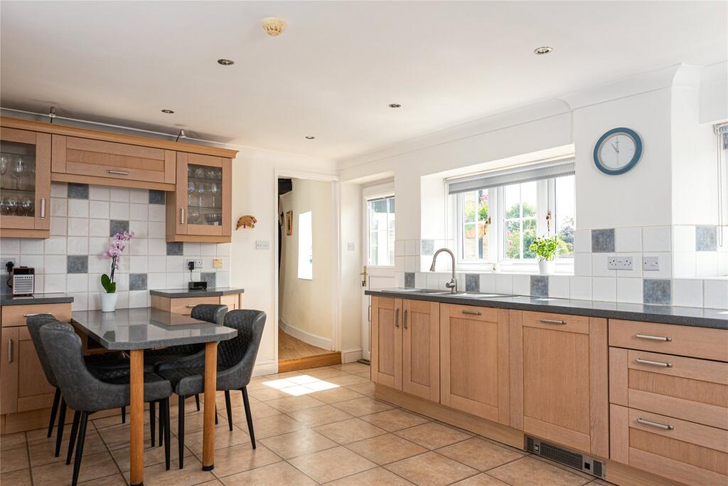 Kitchen/Breakfast Rm