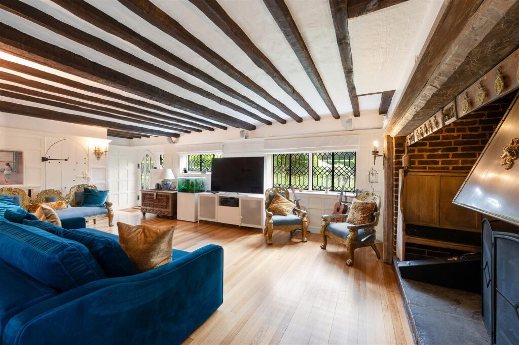 APPLE TREE COTTAGE  (6).jpg