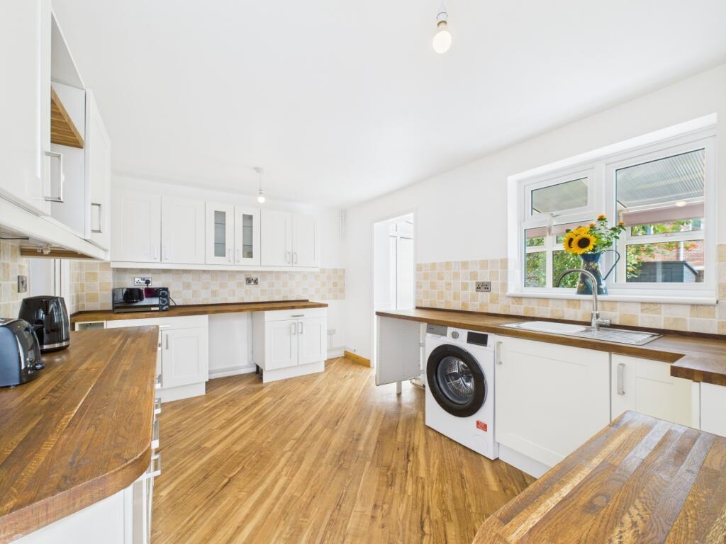 CAM02023G0-PR0155-STILL016