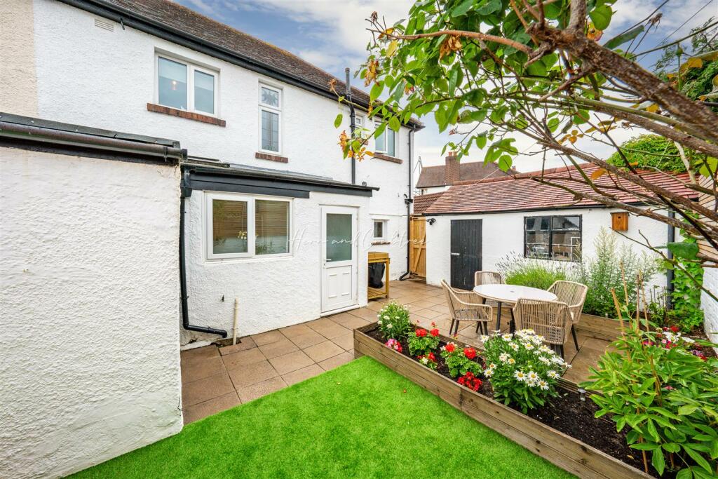 Porthamal Gardens, Rhiwbina, HernCrabtree (29).jpg