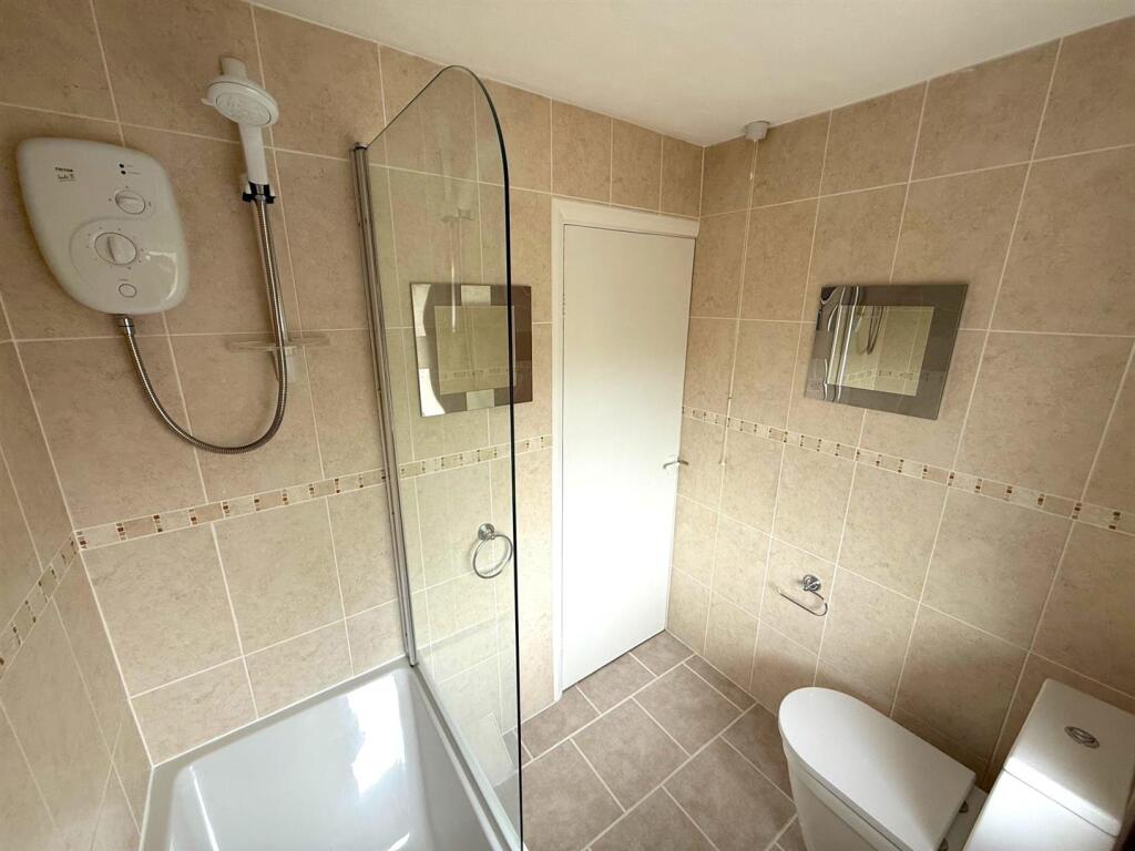 Bathroom 2 1.jpg
