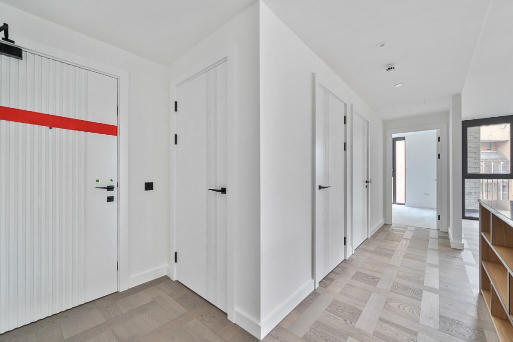 1331395-4-6882402...