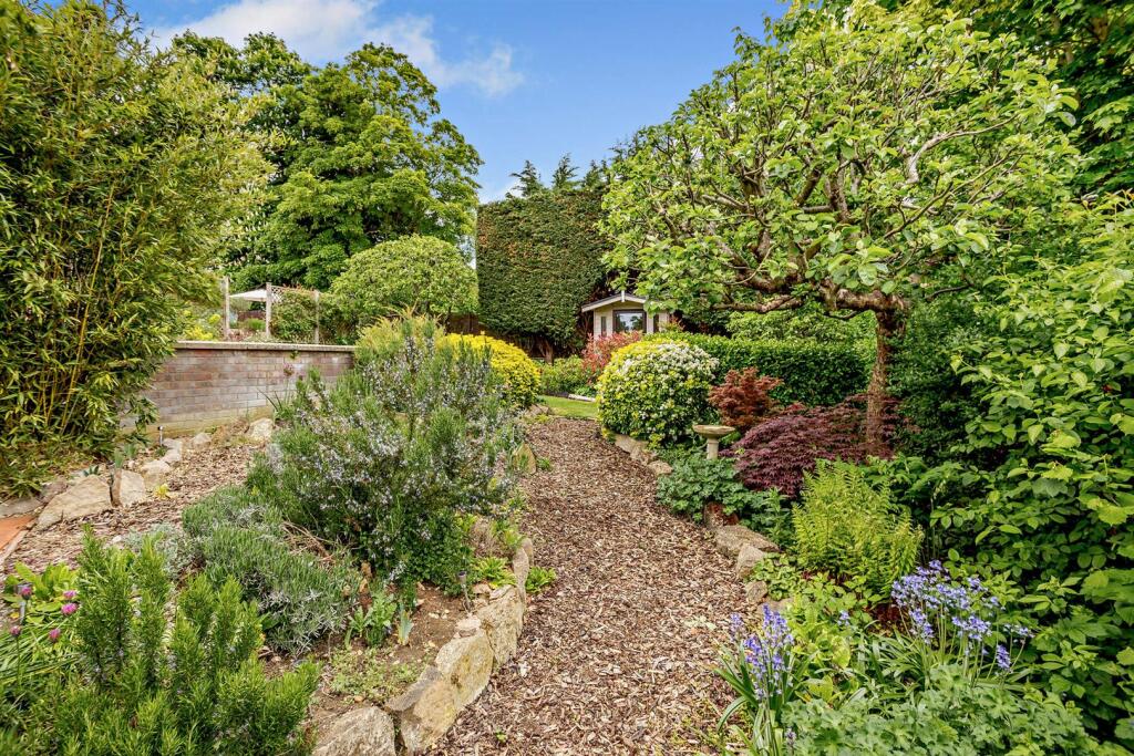 8646891-exterior12-8