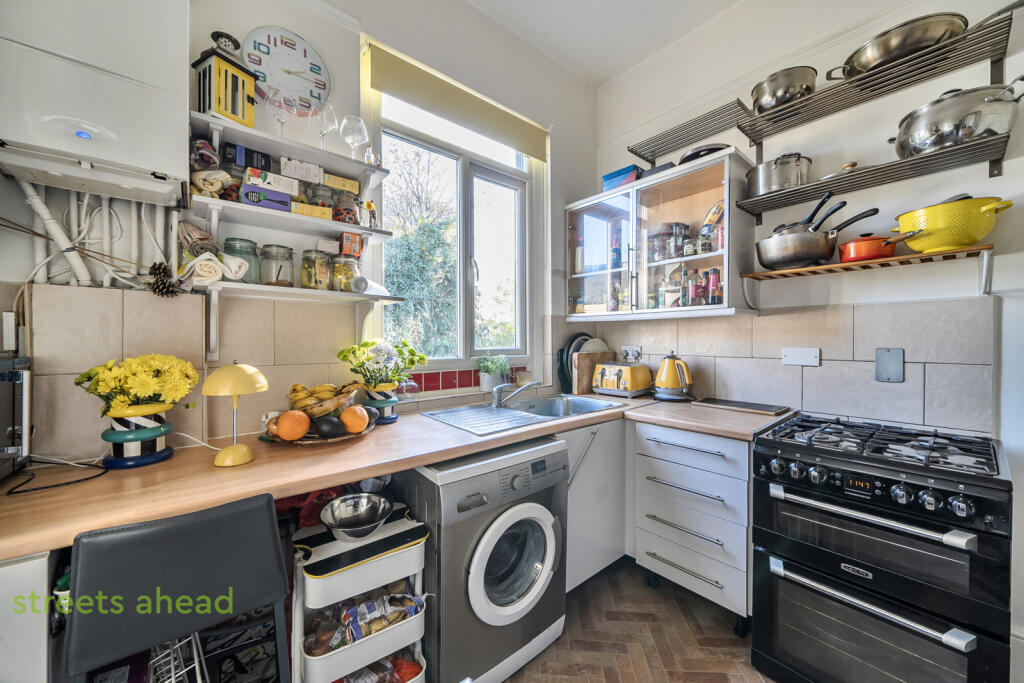 b87b93fb-71e9-47d...