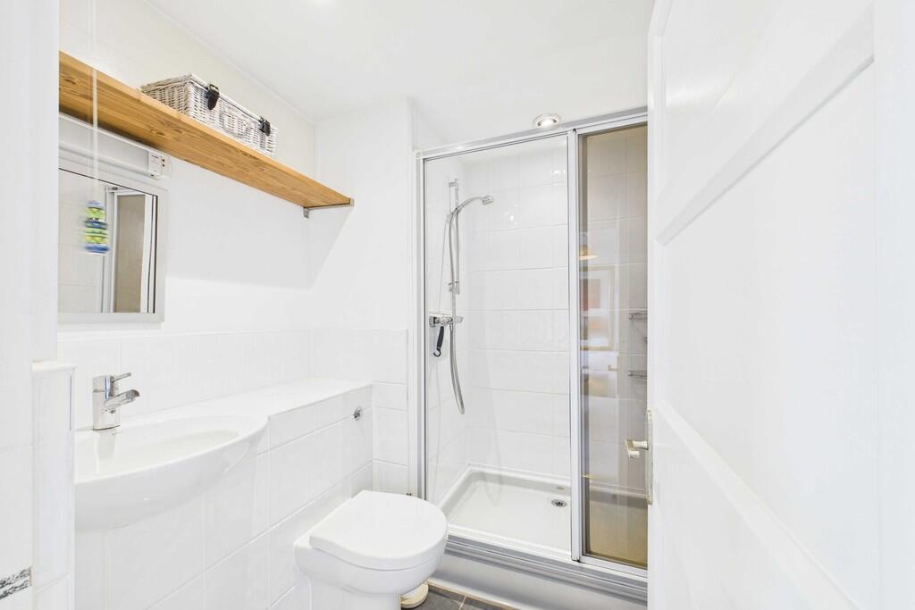 Downstairs Shower...