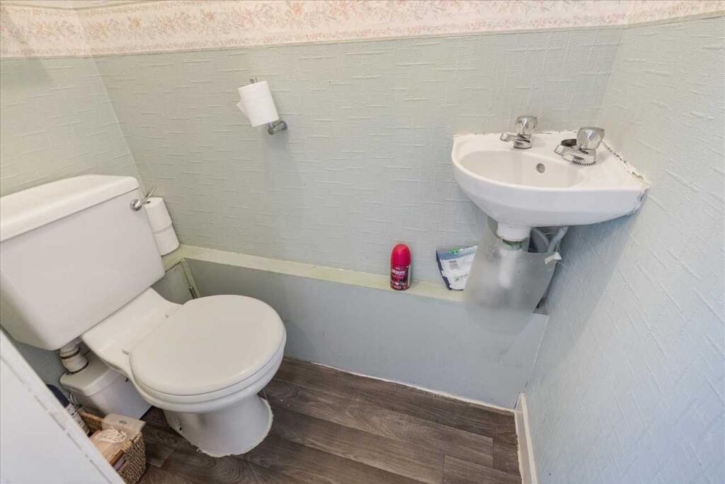 Lower Level WC