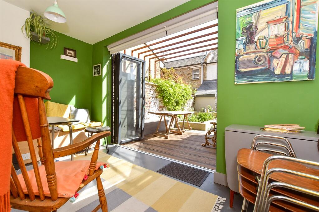 External Lifestyle Photograph