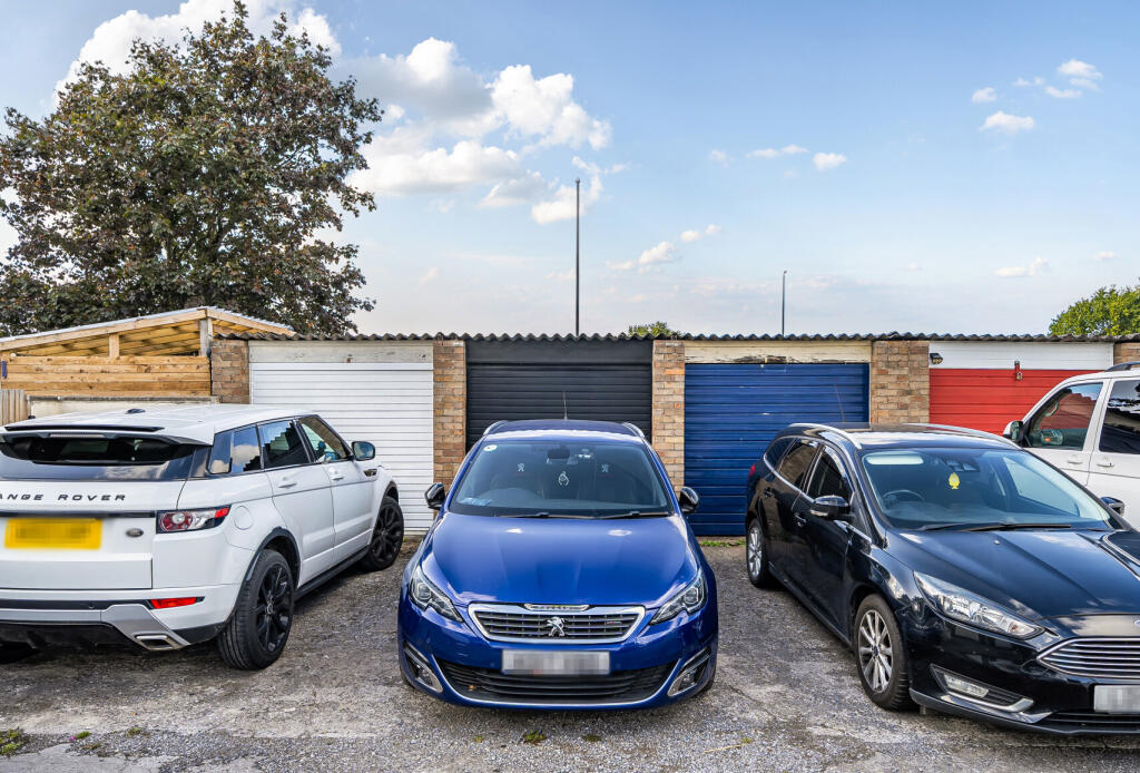 1347712-18-68b5e0...